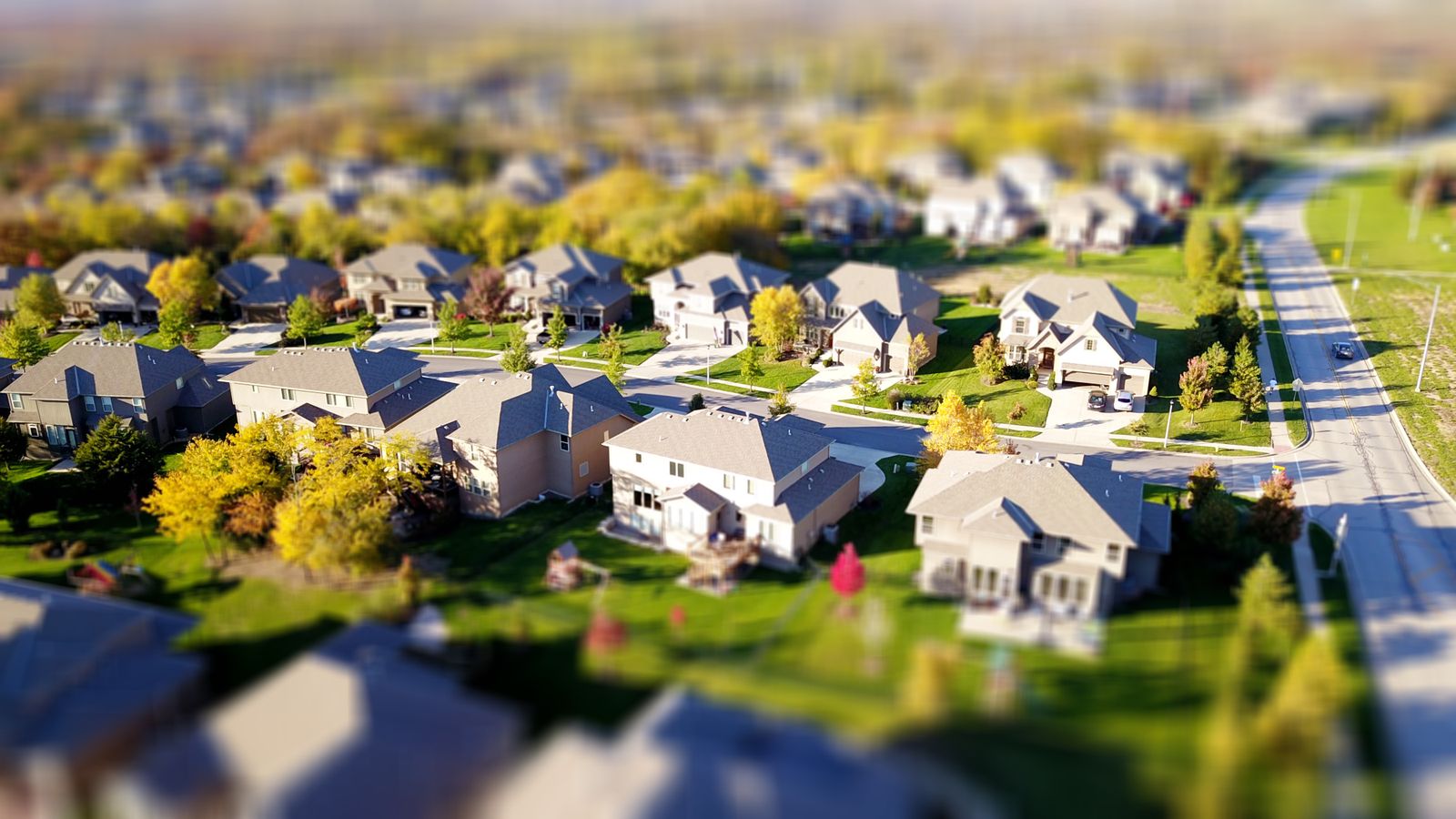 Suburban neighborhood roofing market